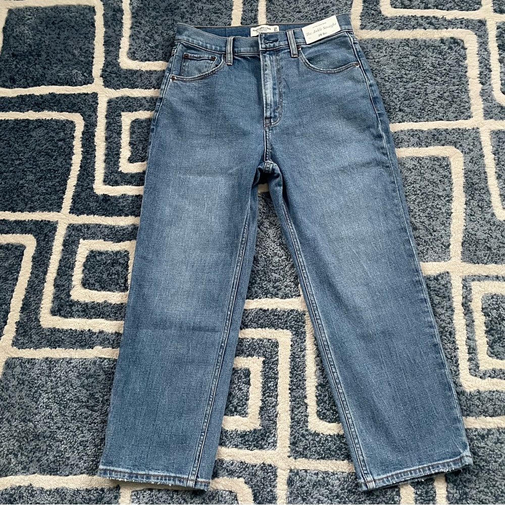 Abercrombie & Fitch Ultra High Rise Ankle Straight Jean Size 28 6 XS Extra Short